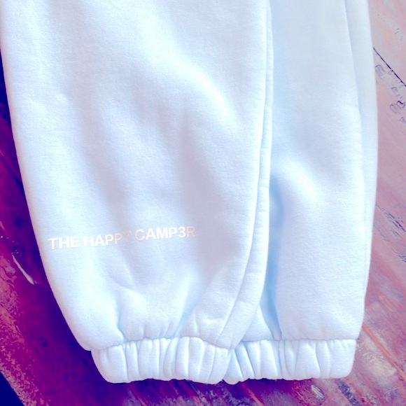 The Happy Camp3r cloud sweatsuit - Picture 4 of 4